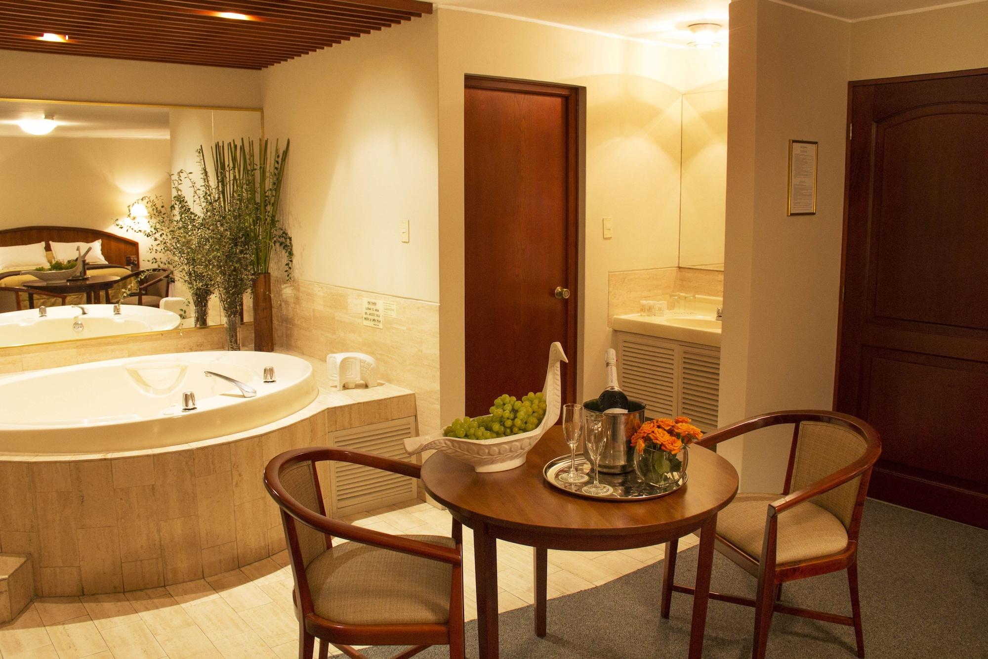 Hotel Park Suites Ліма Екстер'єр фото