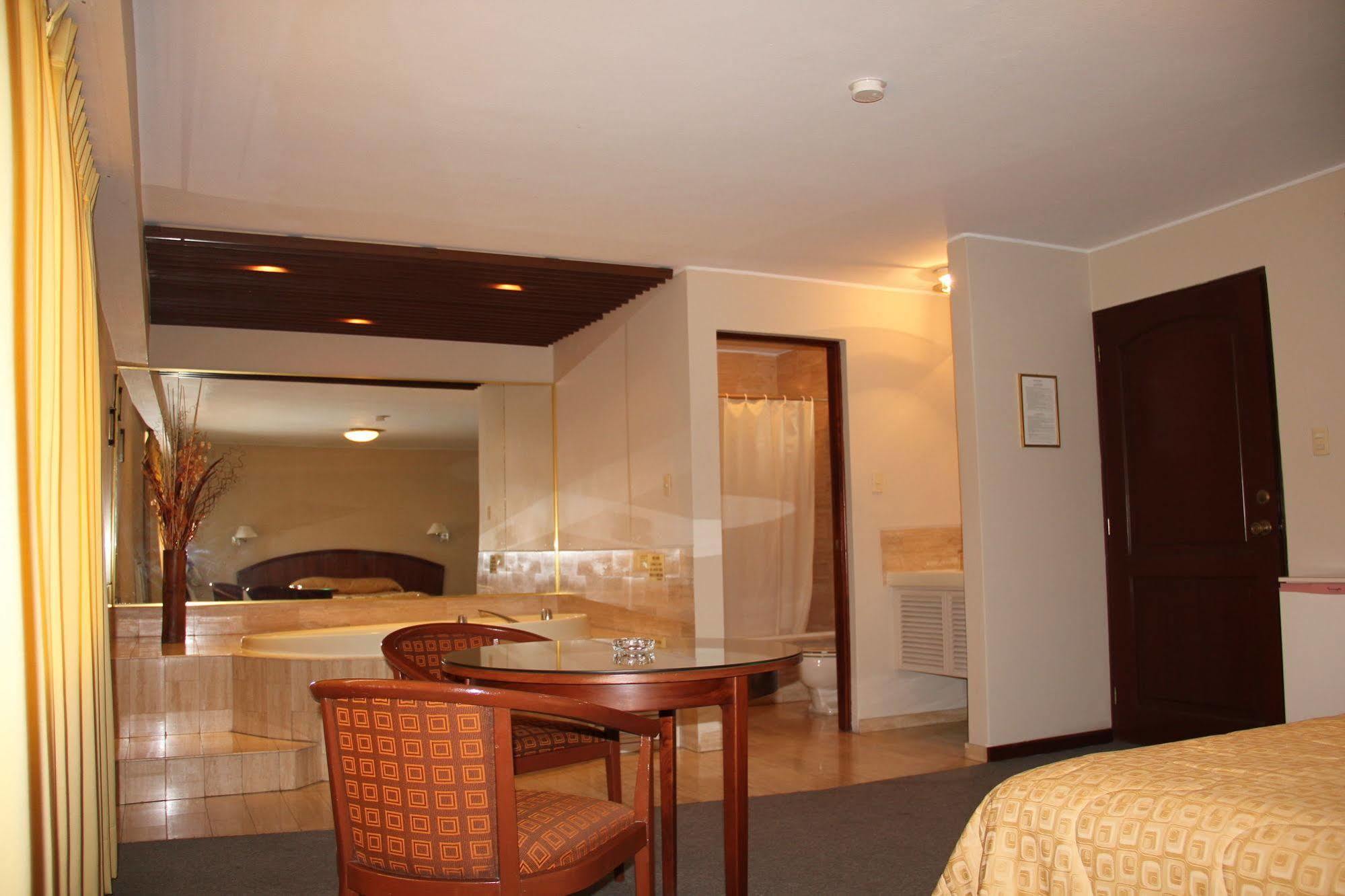 Hotel Park Suites Ліма Екстер'єр фото